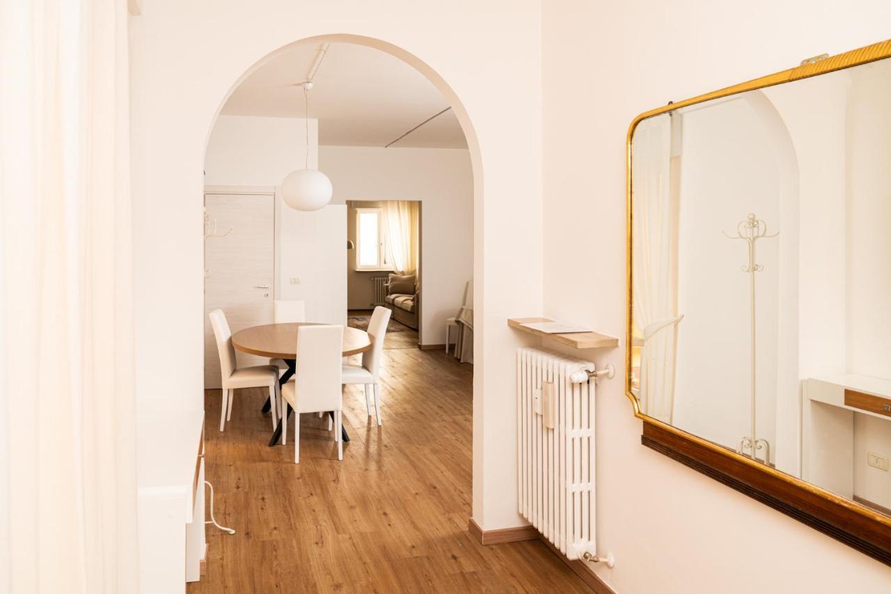 Domus Verona - Elegante Residenza Con Affaccio Su Porta Leoni Eksteriør billede