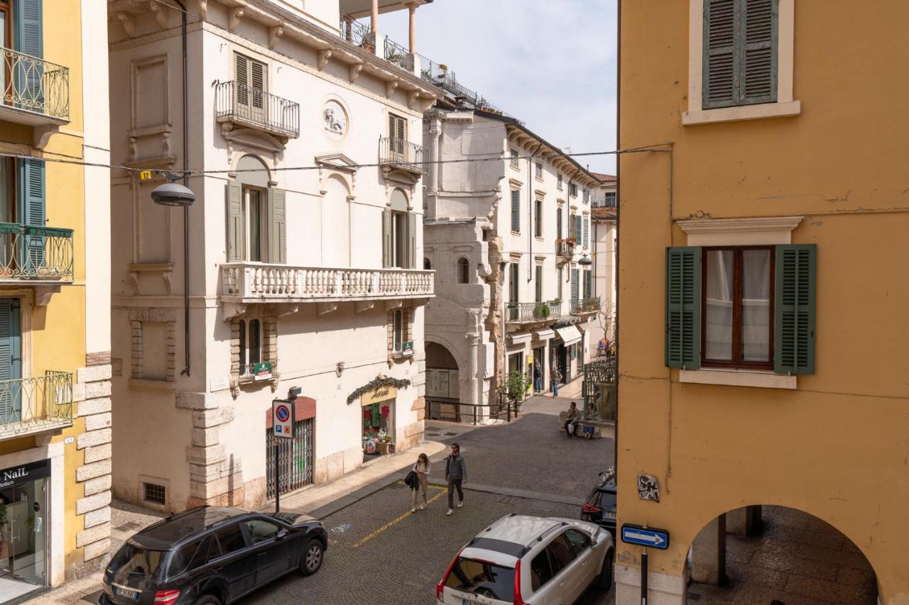 Domus Verona - Elegante Residenza Con Affaccio Su Porta Leoni Eksteriør billede