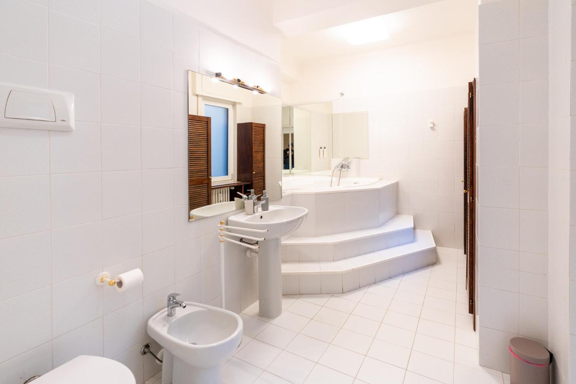 Domus Verona - Elegante Residenza Con Affaccio Su Porta Leoni Værelse billede