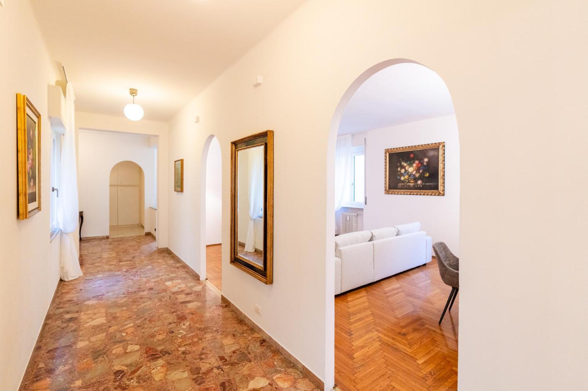 Domus Verona - Elegante Residenza Con Affaccio Su Porta Leoni Værelse billede