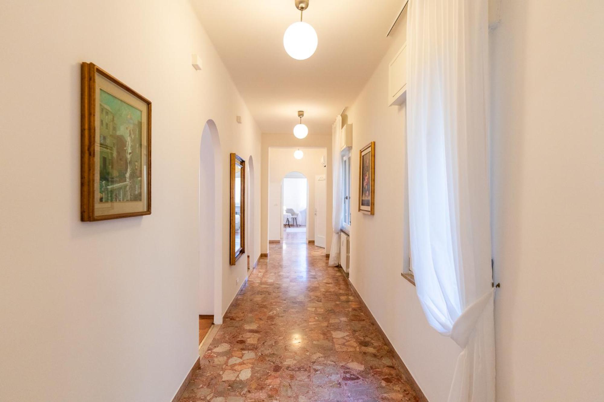 Domus Verona - Elegante Residenza Con Affaccio Su Porta Leoni Værelse billede