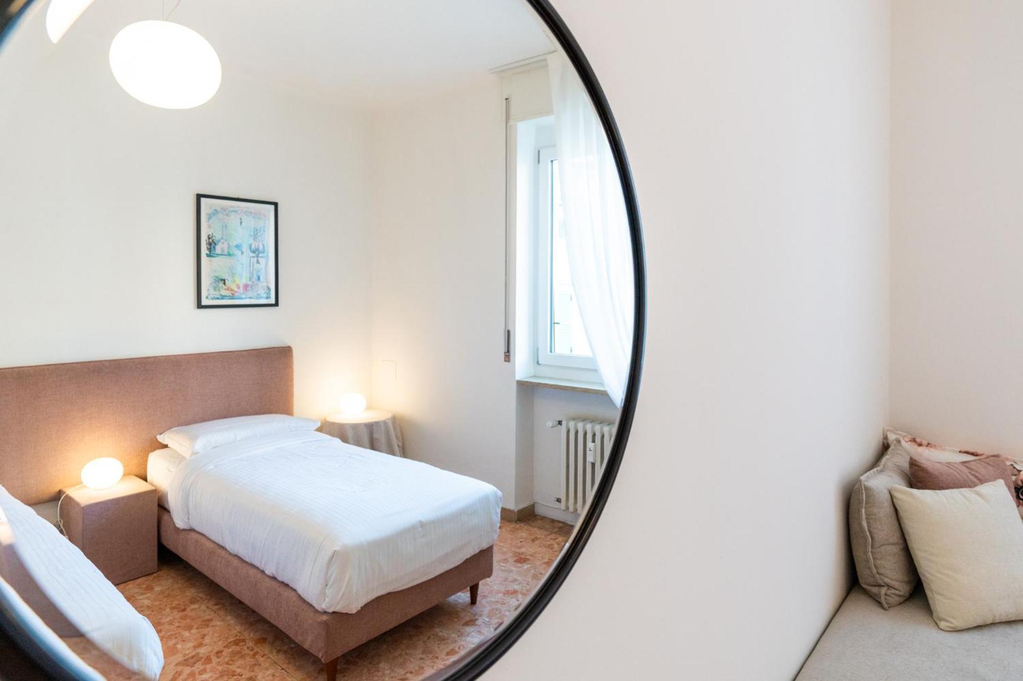 Domus Verona - Elegante Residenza Con Affaccio Su Porta Leoni Værelse billede